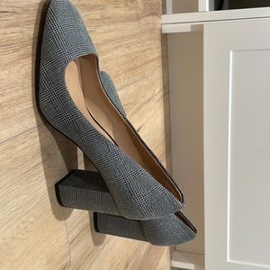 Banana Republic Shoes Size 8 perfect!